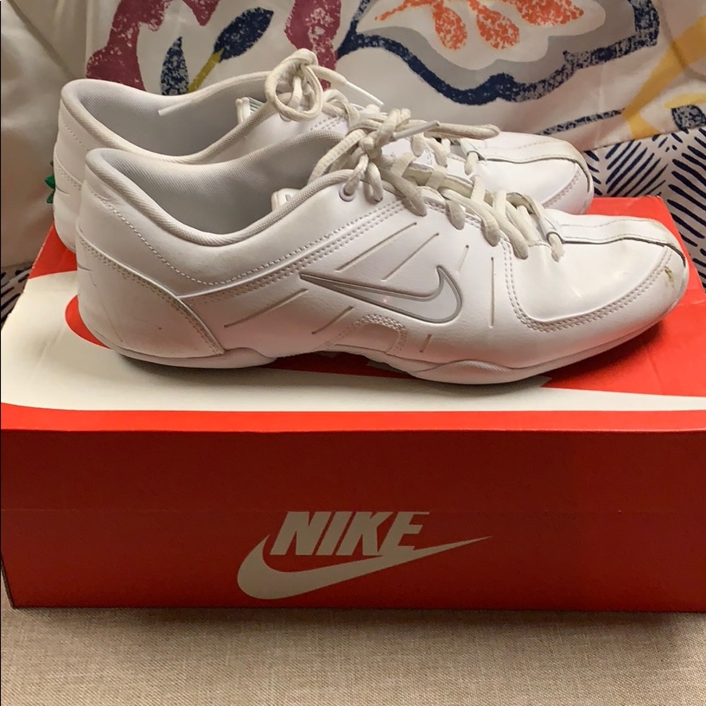 Nike cheerleading shoe